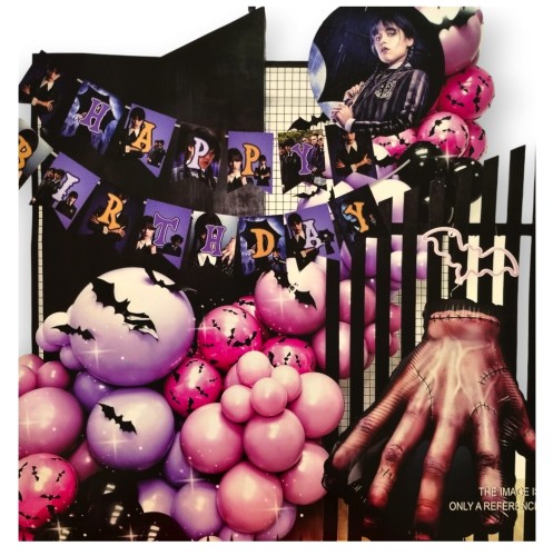 Girlanda balonowa z banerem i balonami foliowymi Wednesday Addams