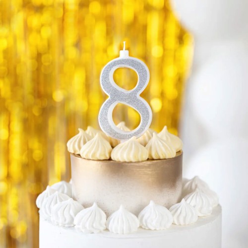 cyfra 8 brokatowa srebrna.jpg