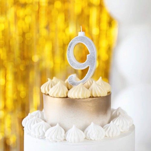 świeczka 9 brokatowa.jpg