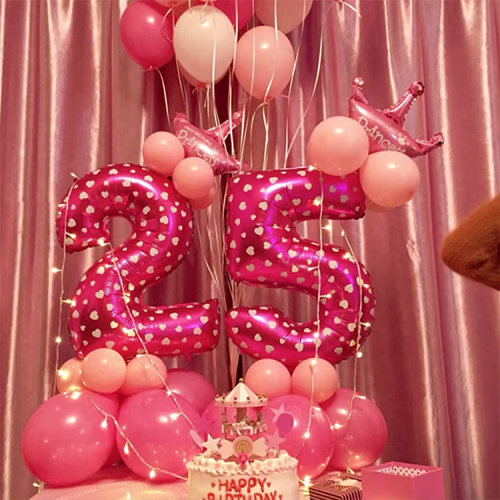 różowa cyfra w serduszka.png